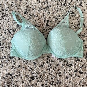 New without tags Auden push-up bra!